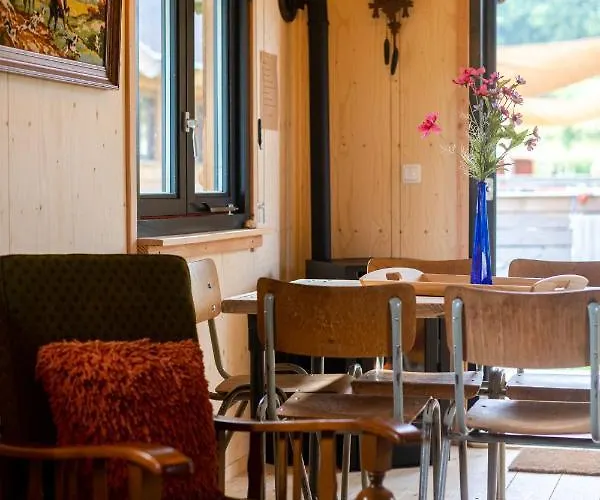 مكان تخييم Vinkenhof